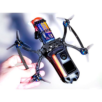 Гоночный FPV 360 квадрокоптер + Пилот Гоночный FPV 360 квадрокоптер + Пилот